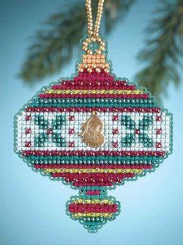 Mill Hill Christmas Jewels Holly #MH16-4303 Counted X Stitch Glass Bead Kit with Charm